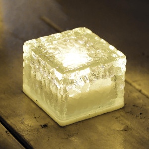 ソーラーライト（SOLAR LIGHT）